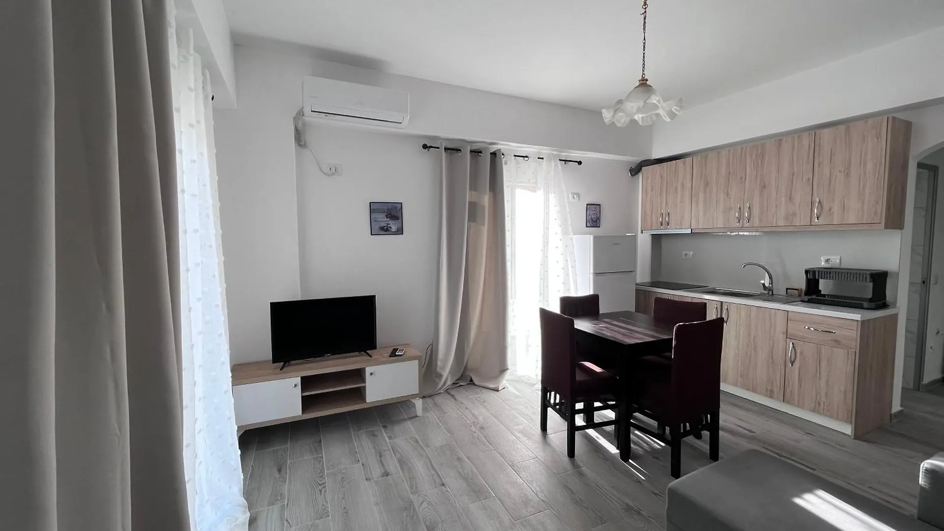 Sunlight Apartments Sarande